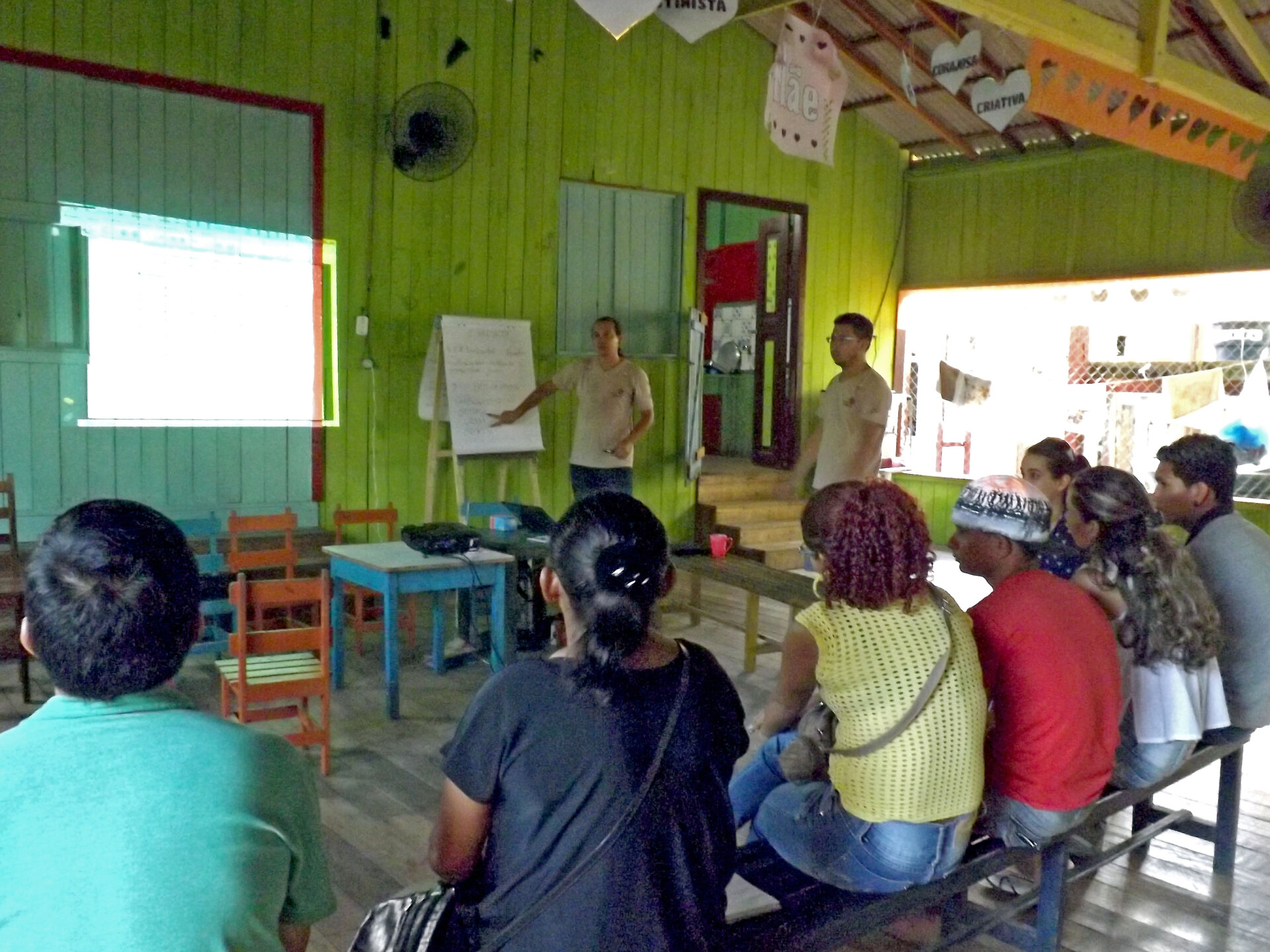 Representantes de entidades parceiras participam de capacitação sobre o projeto Marajó Viva Pesca