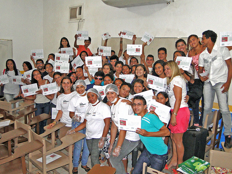 Jovens das duas primeiras turmas do curso de Agentes Ambientais ano 2014.